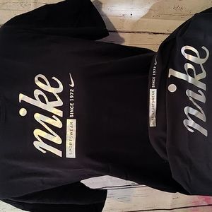 Holographic Nike set